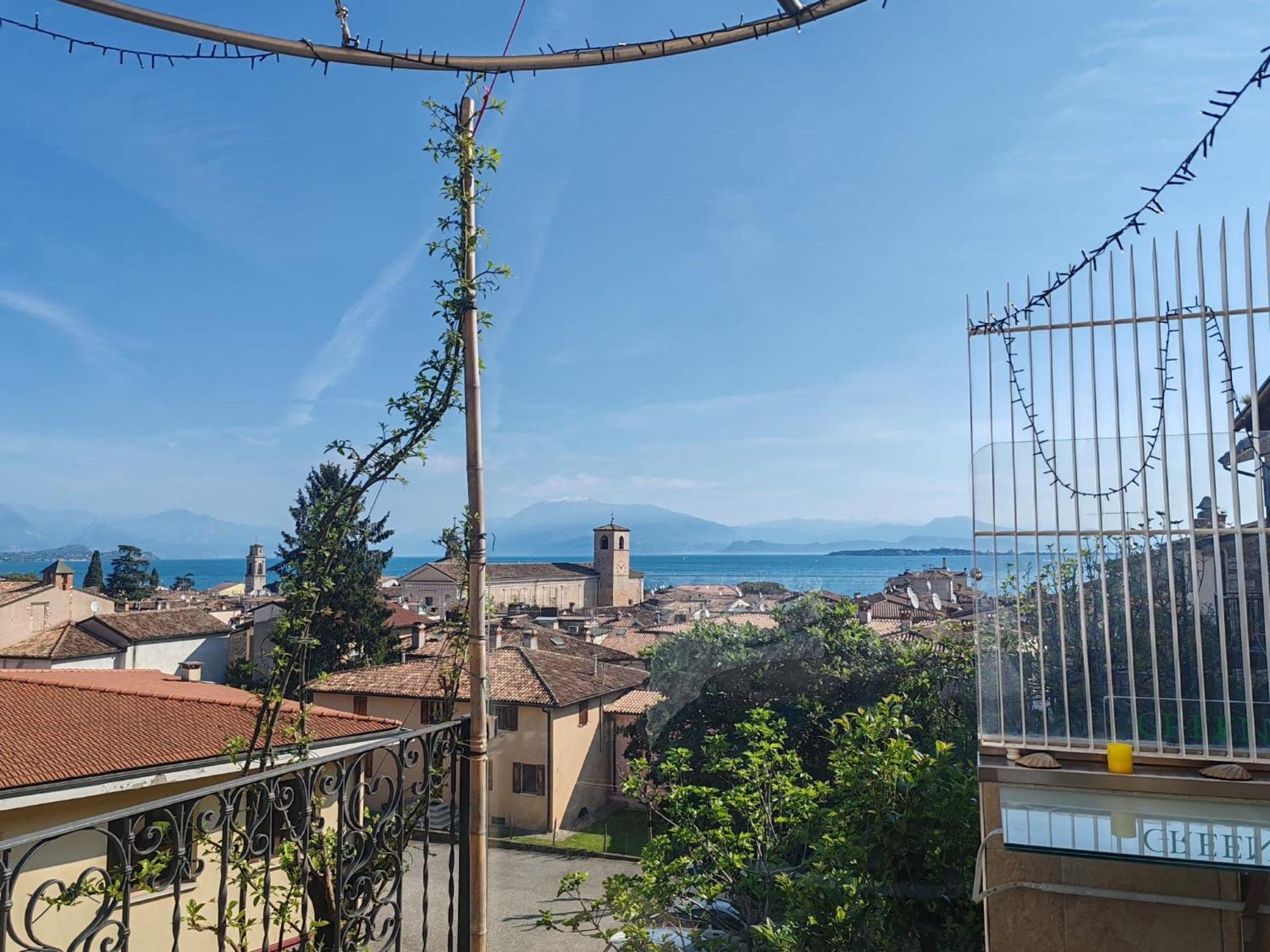 The Tower Of The Old King Frühstückspension Desenzano del Garda