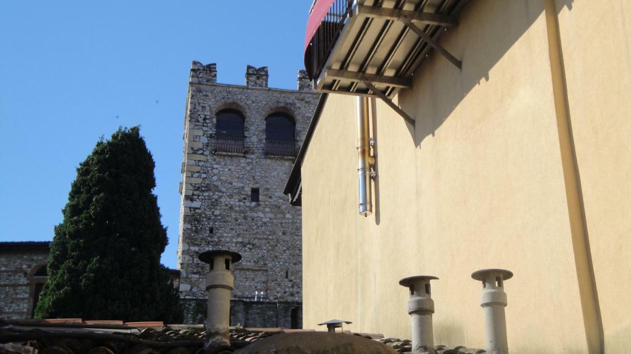 The Tower Of The Old King Frühstückspension Desenzano del Garda