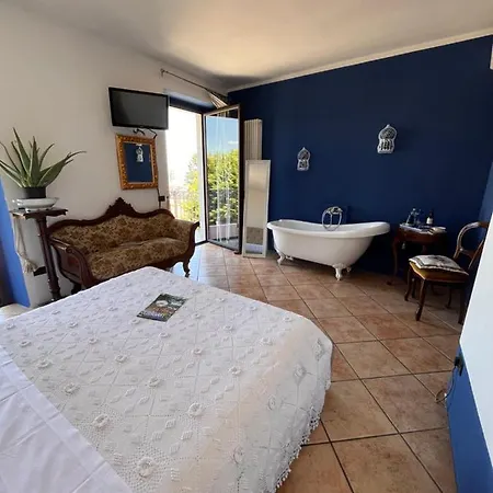 The Tower Of The Old King Bed and Breakfast Desenzano del Garda Esterno foto